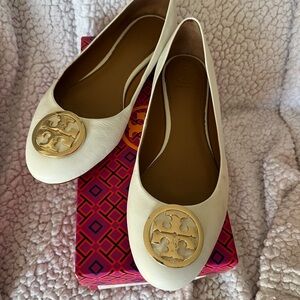 Tory Burch Women's Cream Flats with Gold Emblem